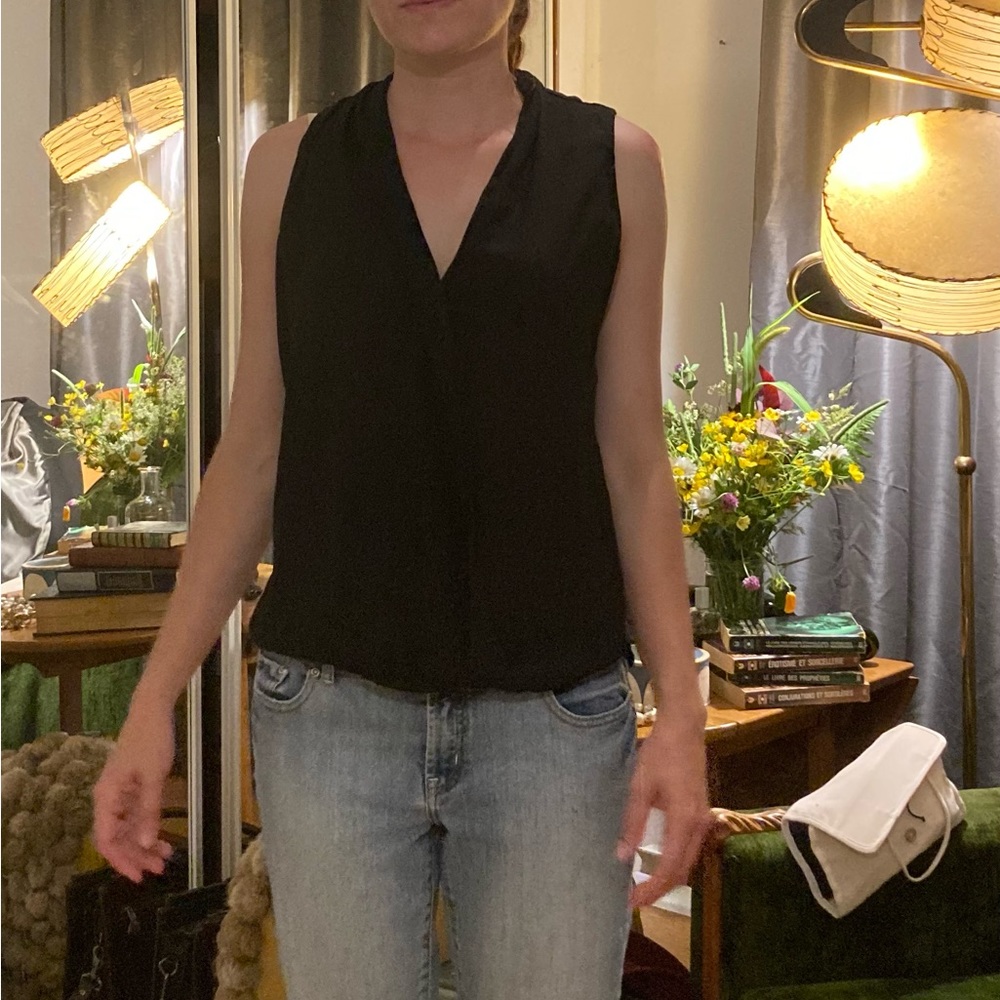 Dynamite black sleeveless shirt